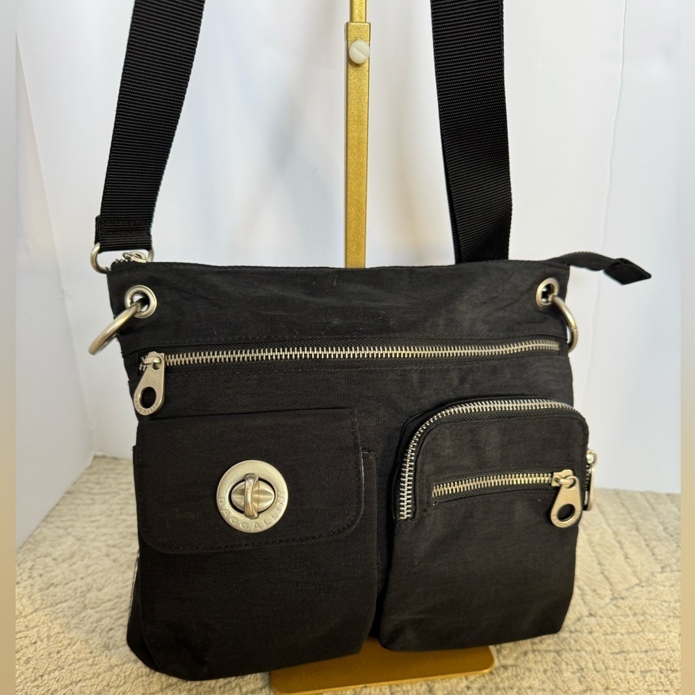 Black Baggillini crossbody